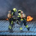 Vatrogasci uleteli u vatrenu stihiju: Evo šta je ostalo od naselja u Nišu nakon požara