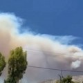 Gusti dim prekrio nebo: Veliki požar na grčkom poluostrvu (video)