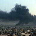BLISKOISTOČNI SUKOB: Usvojena rezolucija kojom se poziva na "humanitarno primirje" u Gazi; Najsnažniji vazdušni napadi…