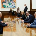 Nastavljene konsultacije Vučić na sastanku sa predstavnicima liste "Mi – glas iz naroda"