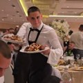 "Ovaj momak me inspiriše": Kristijan iz Hrvatske došao u Niš i oduševio se konobarom iz Srbije: "Reagujte, dajte mu…