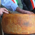Kotur sira iz 20. veka oborio rekord za najstariji parmezan