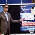 Vučić pokazao na tabli paket sa drogom sa likom predsednika Kolumbije: Marinika laže, nisam diler