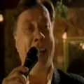 Halid Bešlić u Karauli pevao pesmu Halida Muslimovića: U filmu treštalo "Oj, jarane, jarane", a evo ko je krivac