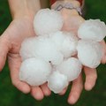 Haos u Sloveniji: Snažno nevreme praćeno gradom veličine oraha, čupalo stabla i nosilo krovove FOTO, VIDEO