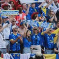 Incident na Kanada - BiH: Redari upali među bosanske navijače, došlo je do obračuna