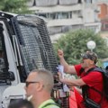 Protesti u Tirani: Napadi jajima i flašama, privođenja i sukobi s policijom