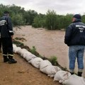 Tokom noći izvučena osoba iz reke Turija: Vatrogasci obilaze teren, crpi se voda koja je ušla u objekat