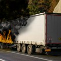 Kolaps na auto-putu: Zapalio se kamion a građani postavljaju jedno pitanje