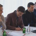 Završen sastanak poljoprivrednika sa premijerkom i ministarkom: Šta je dogovoreno u Kisaču?