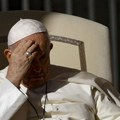 Papa Franja se još uvek ne oseća dobro