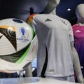 FOTO „Nacistički“ dres Nemačke izazvao haos: Adidas hitno povukao jedan broj, neće ga prodavati