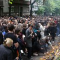 Građani od jutros odaju poštu stradalima u masovnom ubistvu u Ribnikaru