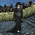 Svečanost Met Gala održana u Njujorku: Rijana na crvenom tepihu otkrila svoju treću trudnoću