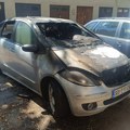 (Foto) noćna detonacija uznemirila somborce Uz tri jake eksplozije izgoreo „mercedes“ na parkingu iza „Matijevića"