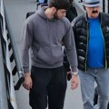Sin Harisa Džinovića se skinuo i pokazao mišiće: Za glavu je viši od oca, a evo kako se napucao - uslikan na elitnoj lokaciji…