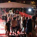 Poznata glumica bosonoga na Sarajevo film festivalu: Svi gledali u nju, pa otkrila šta joj se dogodilo (video)