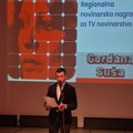 Novinaru Radovanu Seratliću uručena nagrada "Gordana Suša", iznenadili ga studenti s kojima je biciklirao do Strazbura (VIDEO)…