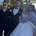 Oženio se brat Tanje Savić! Mlada u raskošnoj venčanici, a pevačica blista od sreće: "Najlepši par" (foto)