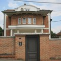 Naš pevač ima 15 nekretnina u Beogradu, zgradu u Zagrebu, kuću na Jahorini, dve vile u Crnoj Gori, stan u Parizu i to nije sve…