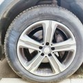 Za mesec dana obio i opljačkao osam automobila