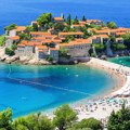 Paprena cena ulaznice za Sveti Stefan! Konačno otvoren za turiste, ide se u grupama - Šetnja gradom je preskupa