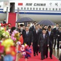 Kim Džong Un u Pjongjangu sa Šojguom i delegacijom kineskog Politbiroa povodom Dana pobede