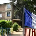 Roditelji đaka sa Senjaka uplašeni da će država da ustupi školsku zgradu Francuskoj školi, direktorka kaže da nema mesta…