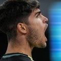Šok: Karlos Alkaraz izbačen sa turnira u Madridu! Imitirao Nadala, pa morao da pakuje kofere, kao i Rafa (video)