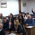 Deo odbornika SNS u Rekovcu traži smenu opštinskih čelnika, iz vlasti kažu da je troje isključeno
