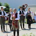 Smotra dečijeg izvornog narodnog stvaralaštva grada Kruševca: Velika kulturna manifestacija održana u Velikoj Lomnici