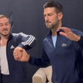 Urnebesno: Đoković uz kolo vrši poslednje pripreme za Vimbldon (VIDEO)