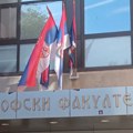 Uhapšeni osumnjičeni za napad na policajce ispred Filozofskog fakulteta u Novom Sadu