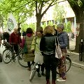 Protest zborova Novog Sada ispred zgrade pravosudnih organa povodom saslušanja policajca