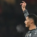 Saliba veran Arsenalu