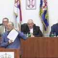 Cakić optužio Stojanovića da je nezakonito dobio novac iz budžeta, Stojanović najavio da će ga tužiti zbog povrede ugleda i…