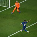 Ovo je jedna od najgorih grešaka u istoriji SP, Embape dao novi gol i nastavio poteru za Mesijem