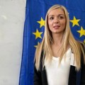 Narodna poslanica Stranke slobode i pravde iz Niša Jelena Milošević saopštila je da su zaposleni u pojedinim javnim ustanovama…