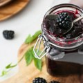 Miris leta u tegli: Proveren recept za domaće slatko od kupina
