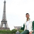 Ponosan sam što sam ispisao istoriju tenisa: Novak Đoković pozirao sa trofejem pobednika Rolan Garosa kod Ajfelovog tornja