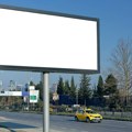 Osvanuo neobičan bilbord u Beogradu: Majka se izvinila sinu, a evo i zbog čega