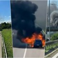 Drama ispod Plavog mosta na Konjarniku: Zapalio se automobil, gust crni dim kulja na sve strane VIDEO