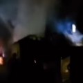 Vatra guta sve pred sobom Gori kuća kod Varvarina (video)