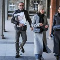 Roditelji ubijene dece u "ribnikaru" nose slike svoje dece: Nastavlja se suđenje za masakr u školi na Vračaru (foto)