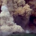 Dim se diže u nebesa Rusi pogodili hangar Oružanih snaga Ukrajine (video)