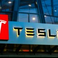 Tesla zatvara fabriku