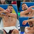 Uh, ovo je loše! Novak se skinuo i zabrinuo celu Srbiju: Izuzetno bolna grimasa na licu... (foto)