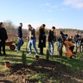 Studenti u Botaničkoj bašti posadili nova stabla Olivera Marković osvaja publiku: Uživo nastupa u klubu “Naše mesto” u…