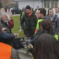 Stariji Novosađanin krenuo nožem na studente (VIDEO)