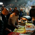 Uživo Demonstranti blokirali Autokomandu, postavili šatore: Policija obezbeđuje skup FOTO/VIDEO